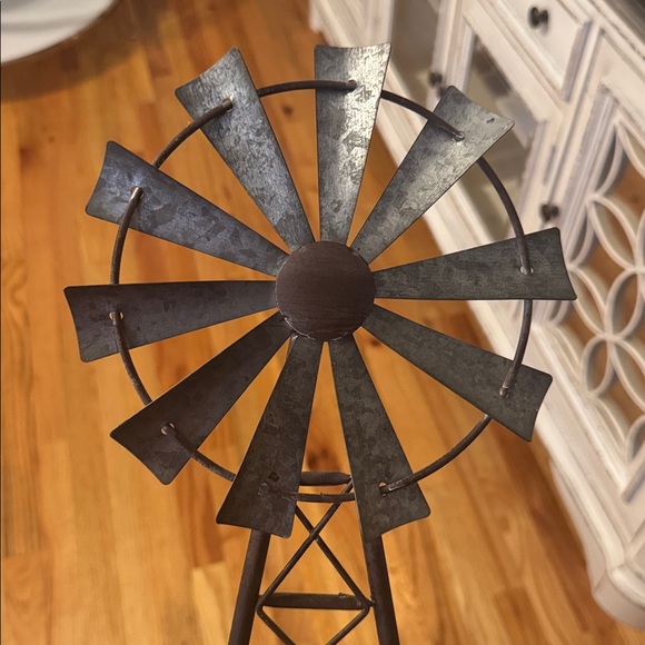 Windmill decor - Picture 3 of 4
